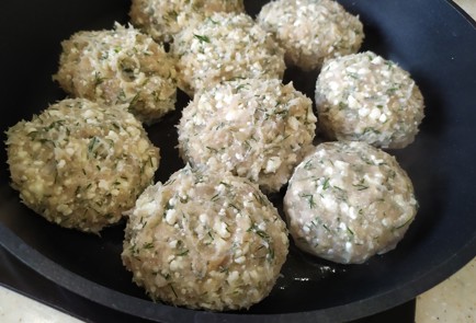 Фото шага рецепта Котлеты из куриного филе с творогом 189398 шаг 9  