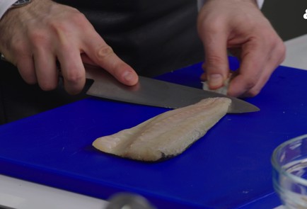 Фото шага рецепта Котлеты из сибаса 152116 шаг 3  