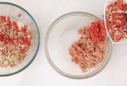 Фото шага рецепта Котлеты из трех видов мяса 58188 шаг 1  