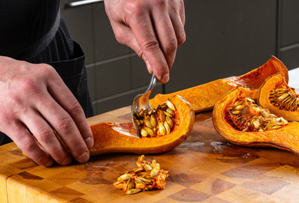 Фото шага рецепта Котлеты из тыквы 191552 шаг 4  