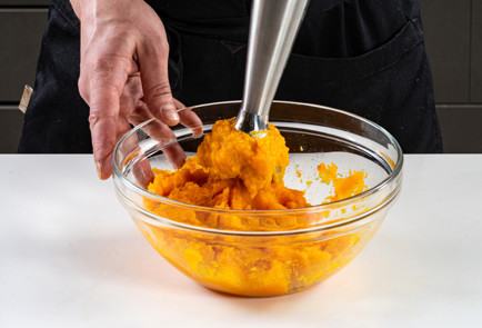 Фото шага рецепта Котлеты из тыквы 191552 шаг 5  