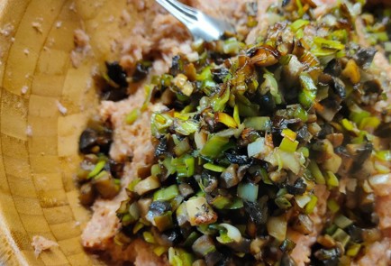 Фото шага рецепта Котлеты куриные с шампиньонами и пореем 191464 шаг 12