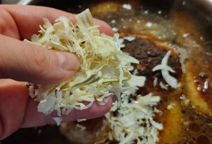 Фото шага рецепта Котлеты куриные с шампиньонами и пореем 191464 шаг 18