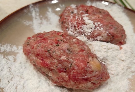 Фото шага рецепта Котлеты подомашнему 190916 шаг 11  