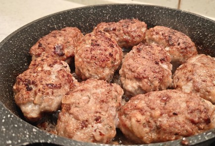 Фото шага рецепта Котлеты подомашнему 190916 шаг 12  