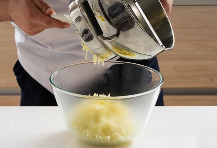 Фото шага рецепта Котлеты покиевски из перепелки с тыквенным соусом и картофельным пюре 140794 шаг 14  