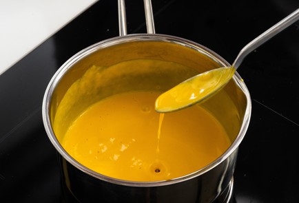 Фото шага рецепта Котлеты покиевски из перепелки с тыквенным соусом и картофельным пюре 140794 шаг 2  