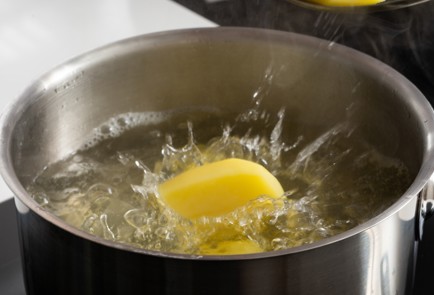 Фото шага рецепта Котлеты покиевски из перепелки с тыквенным соусом и картофельным пюре 140794 шаг 3  