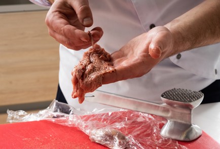 Фото шага рецепта Котлеты покиевски из перепелки с тыквенным соусом и картофельным пюре 140794 шаг 7  