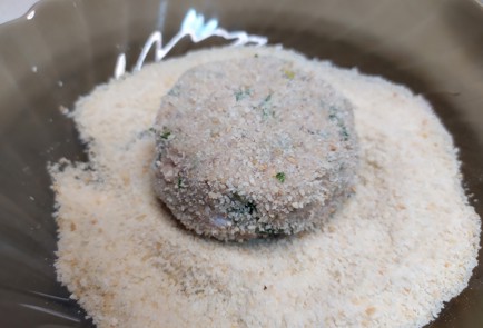 Фото шага рецепта Котлеты с грецким орехом и зеленью 190953 шаг 8  