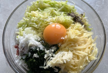 Фото шага рецепта Котлеты с кабачком и картофелем 174268 шаг 6  