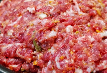 Фото шага рецепта Котлеты с лисичками сыром и базиликом 152666 шаг 8