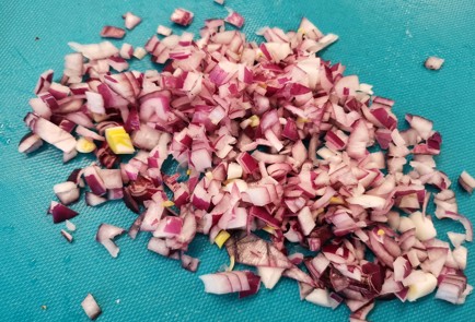 Фото шага рецепта Котлеты с начинкойкапрезе 150971 шаг 2