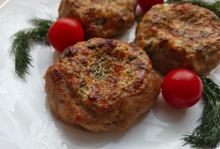 Фото шага рецепта Котлеты с начинкой в духовке 189286 шаг 10  