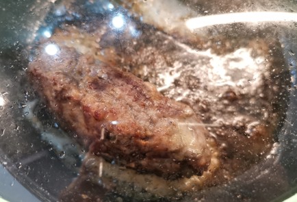 Фото шага рецепта Котлеты с сыром дорблю 174876 шаг 10  