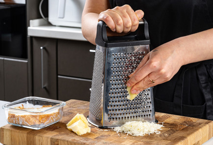 Фото шага рецепта Котлеты в духовке с томатным соусом 191372 шаг 5  