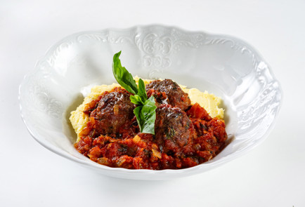 Фото шага рецепта Котлеты в духовке с томатным соусом 191372 шаг 9  