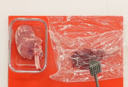 Фото шага рецепта Котлета помилански 125541 шаг 2  