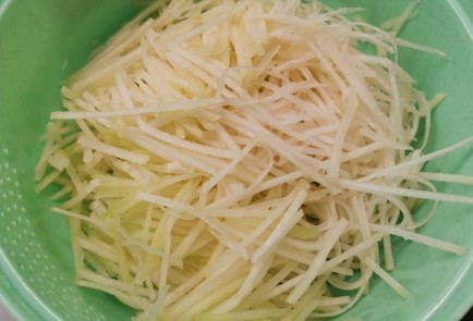 Фото шага рецепта Коулсло с кольраби 175606 шаг 3  