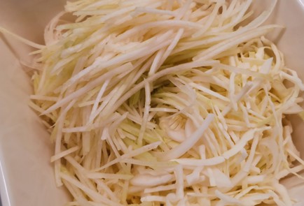 Фото шага рецепта Коулсло с кольраби 175606 шаг 4  