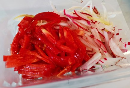 Фото шага рецепта Коулсло с заправкой из авокадо 187140 шаг 4