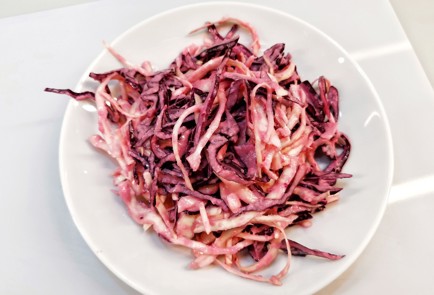 Фото шага рецепта Коулсло со свекольной заправкой 175532 шаг 14  