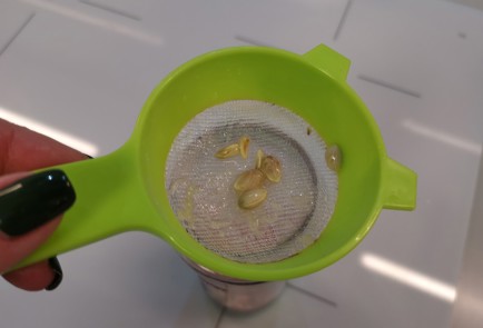 Фото шага рецепта Коулсло со свекольной заправкой 175532 шаг 8  