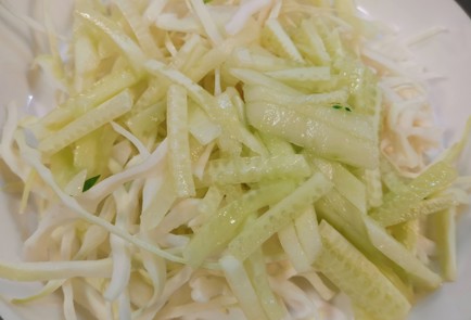 Фото шага рецепта Коулсло со свежими овощами 175397 шаг 4  