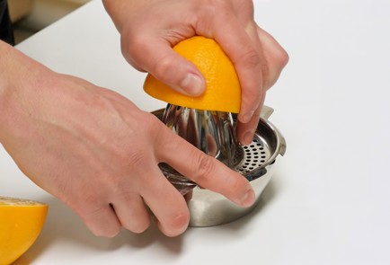 Фото шага рецепта Коулсло с апельсиновой заправкой 140263 шаг 4  