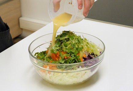 Фото шага рецепта Коулсло с апельсиновой заправкой 140263 шаг 6  