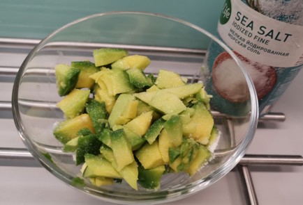 Фото шага рецепта Коулсло с заправкой из авокадо 187797 шаг 5