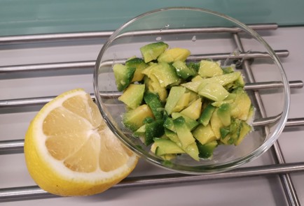 Фото шага рецепта Коулсло с заправкой из авокадо 187797 шаг 6