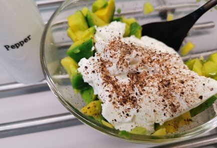 Фото шага рецепта Коулсло с заправкой из авокадо 187797 шаг 7