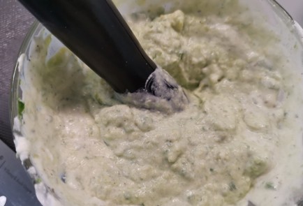 Фото шага рецепта Коулсло с заправкой из авокадо 187797 шаг 8