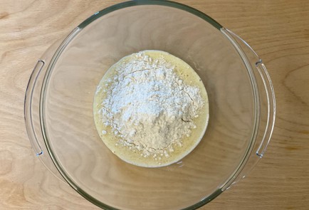 Фото шага рецепта Коврижка с черносливом 174197 шаг 4  