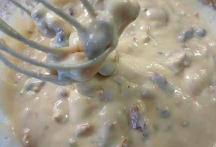 Фото шага рецепта Коврижка с изюмом сушеной вишней и орехами 189212 шаг 13  