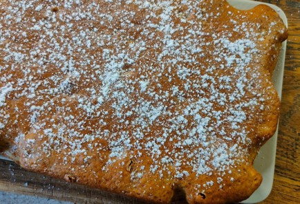 Фото шага рецепта Коврижка с изюмом сушеной вишней и орехами 189212 шаг 17  