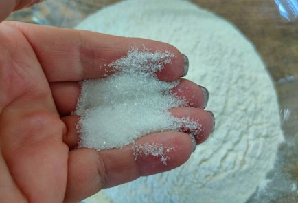 Фото шага рецепта Коврижка с изюмом сушеной вишней и орехами 189212 шаг 4  