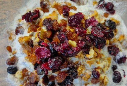 Фото шага рецепта Коврижка с изюмом сушеной вишней и орехами 189212 шаг 8  