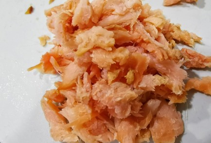 Фото шага рецепта Крабовый салат с кукурузой 175219 шаг 5  