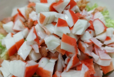 Фото шага рецепта Крабовый салат с кукурузой 175219 шаг 8  