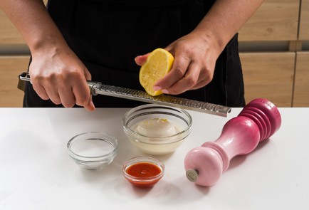 Фото шага рецепта Крабовый салат с огурцами и дайконом 152622 шаг 2  