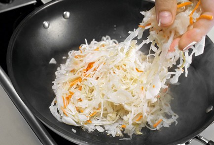 Фото шага рецепта Крамбл из квашеной капусты 31534 шаг 1  