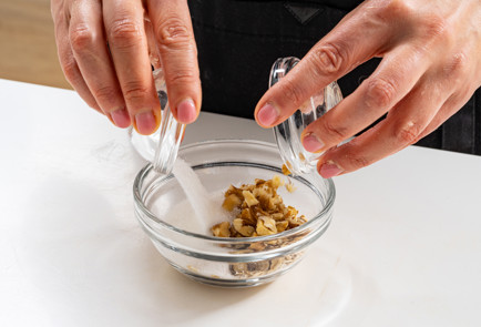 Фото шага рецепта Крамбл из яблок и клюквы 190685 шаг 7  