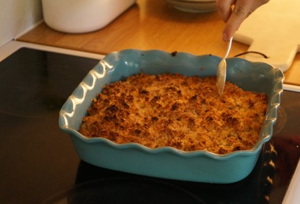 Фото шага рецепта Крамбл с ревенем 125351 шаг 4  