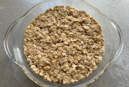 Фото шага рецепта Крамбл с яблоками и овсянкой 174115 шаг 10  