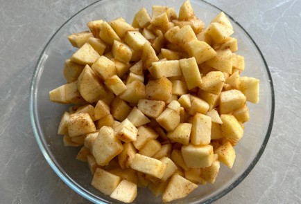 Фото шага рецепта Крамбл с яблоками и овсянкой 174115 шаг 6  