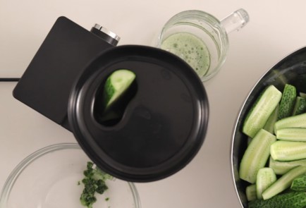 Фото шага рецепта Крапивноогуречные огурцы 80034 шаг 1  