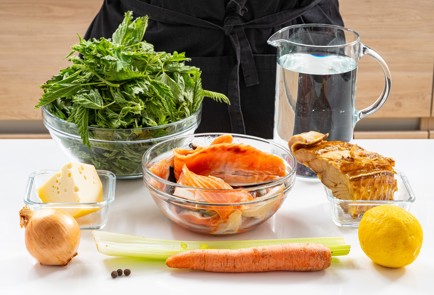 Фото шага рецепта Крапивный кремсуп 186374 шаг 1  