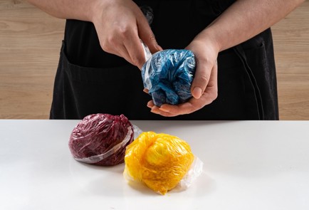 Фото шага рецепта Крашеные яйца в рисе 173460 шаг 6  